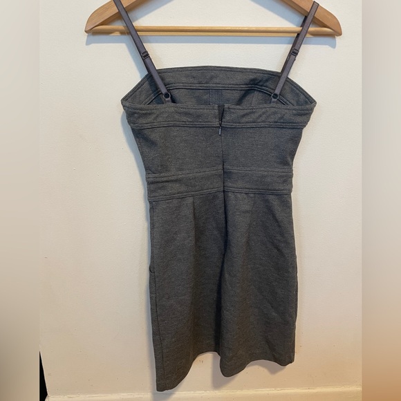 GUESS short fitted dress - Picture 2 of 4